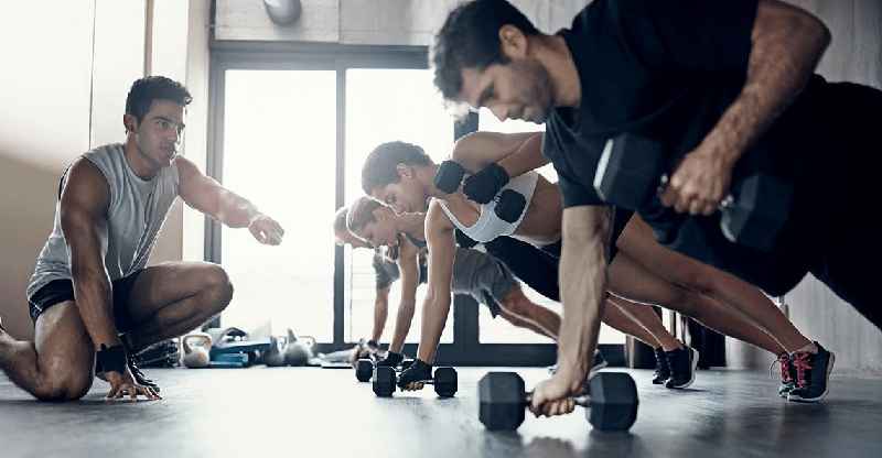 How much do gyms charge personal trainers