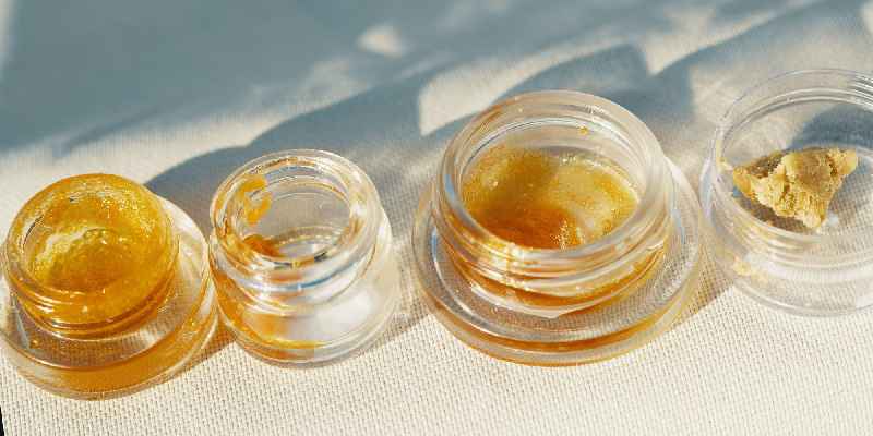 How much oil is 100g of wax