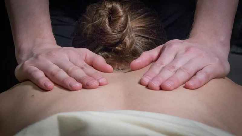 How much should you tip a self employed massage therapist