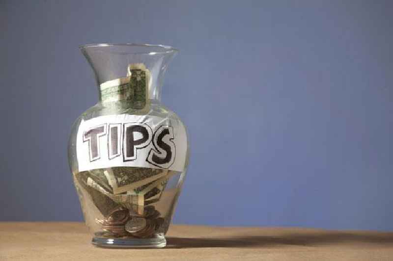 How much should you tip bartenders