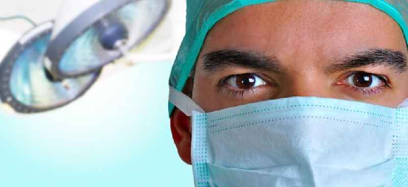 Is a cosmetic surgeon the same as a plastic surgeon