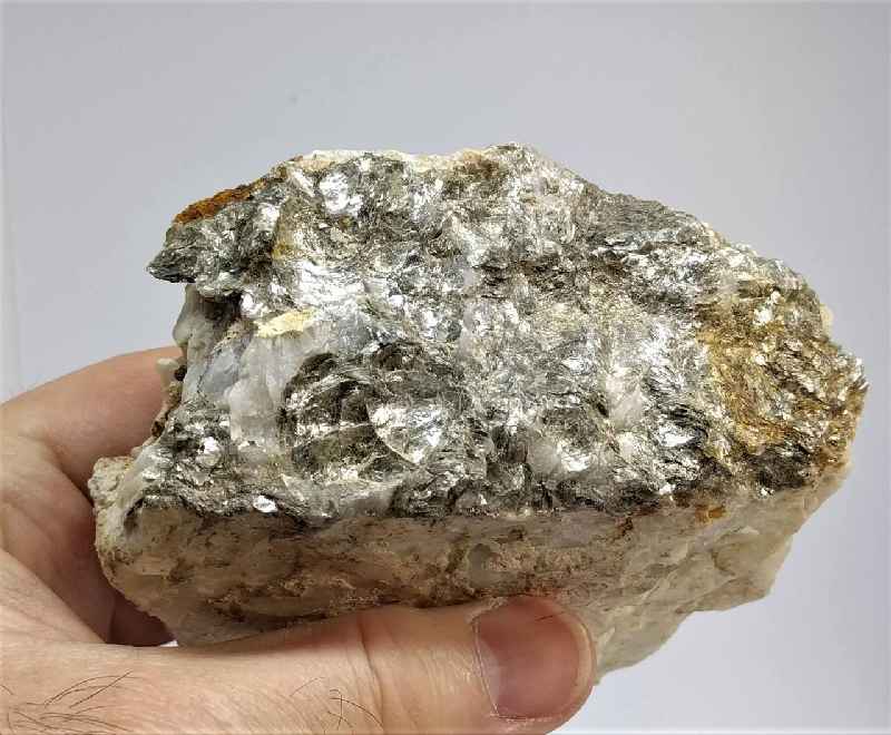 Is mica mining illegal in India