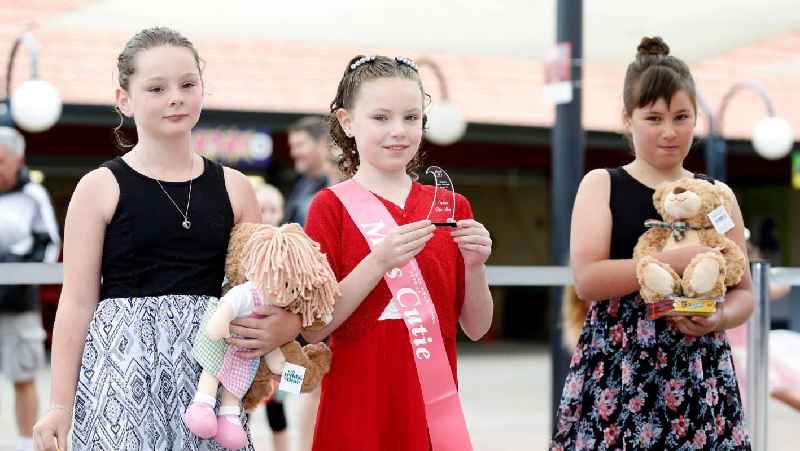 Should children compete in beauty pageants
