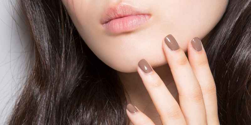 Should diabetics wear nail polish