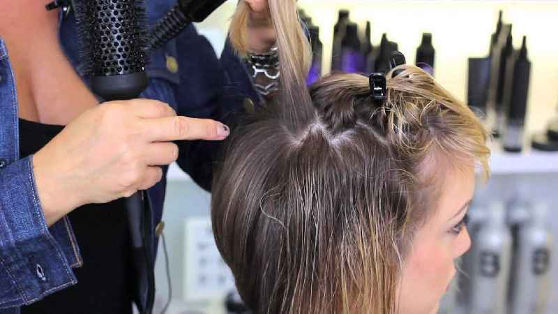 Should you brush wavy hair