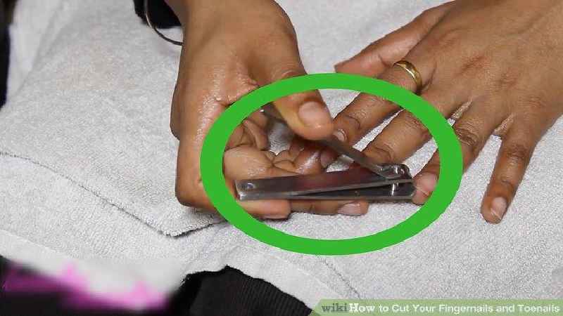 Should you soak your fingernails before cutting them