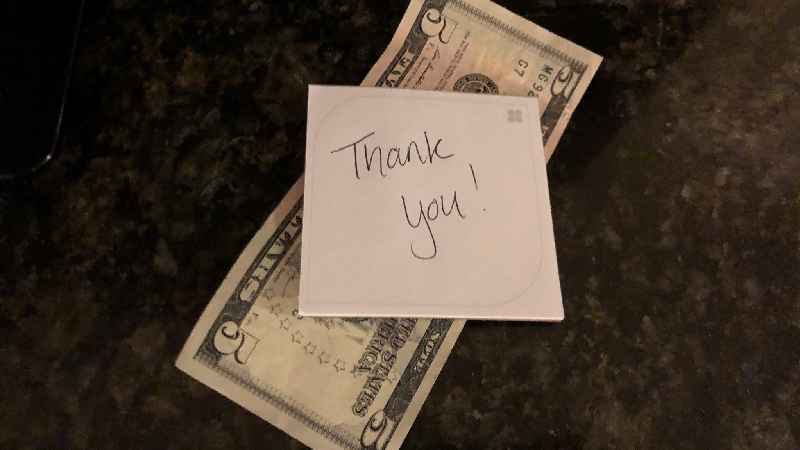 Should you tip movers in cash