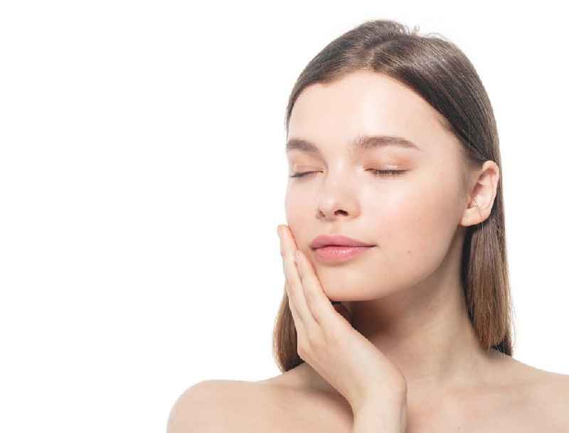 What are the advantages of oily skin