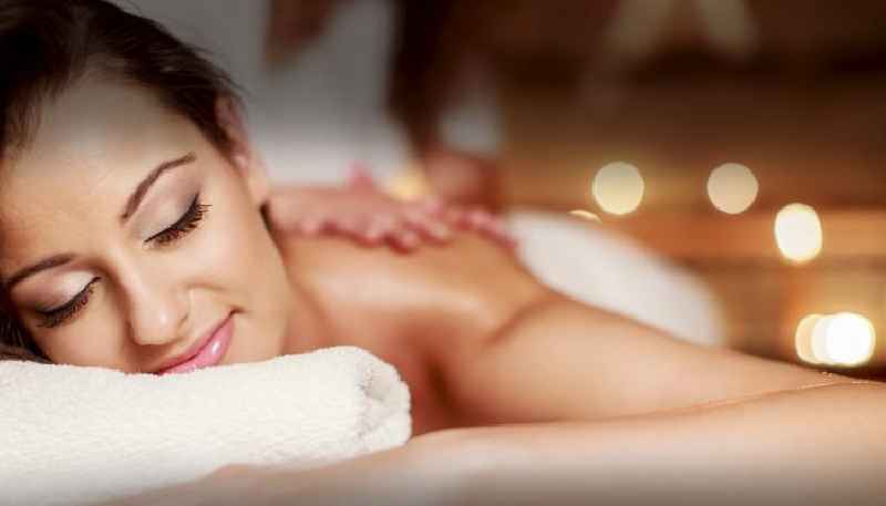 What are the duties of a massage therapist