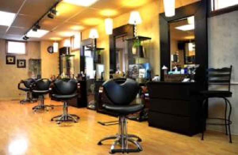 What can I expect from a beauty salon