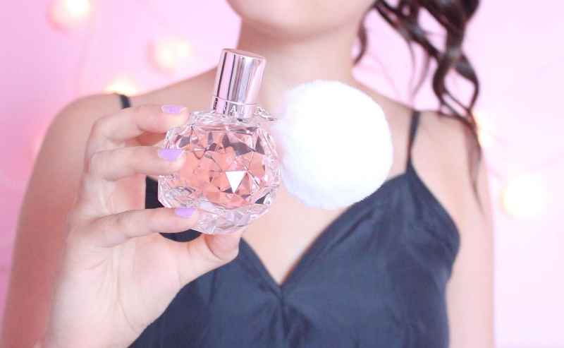 What does cloud smell like Ariana