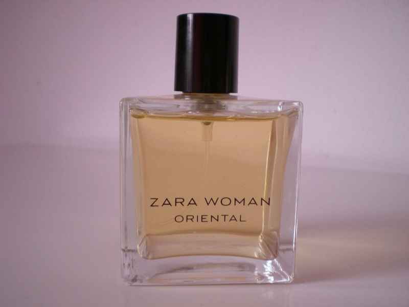 What does good girl perfume smell like