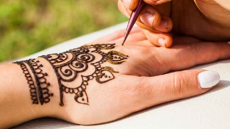 What does Indian henna symbolize