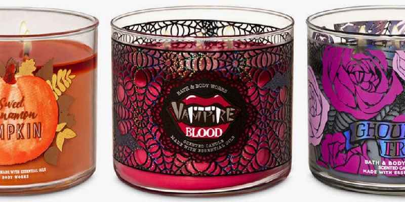 What does the holiday candle from Bath and Body Works smell like
