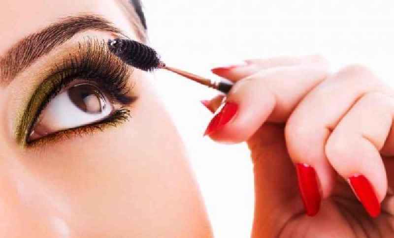 What eye makeup remover do ophthalmologists recommend