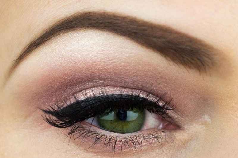 What eyebrow shape is best for oval face