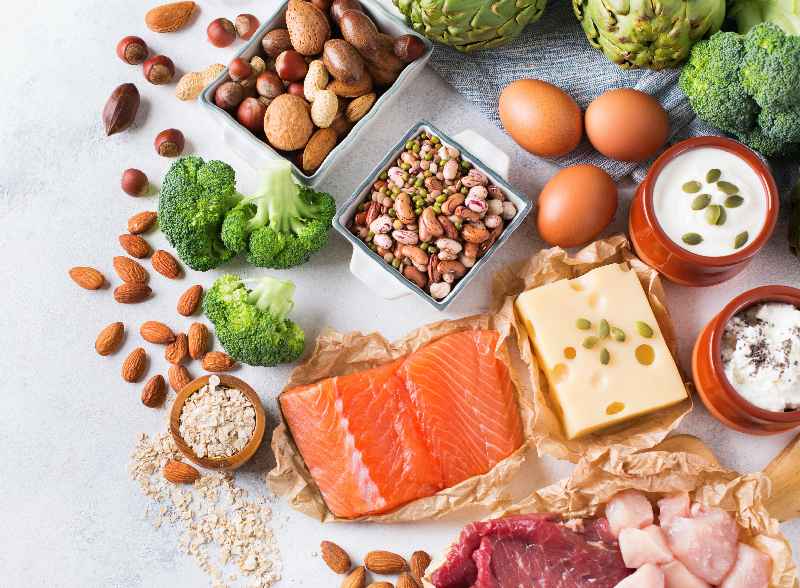 What foods are high in protein but low in carbs
