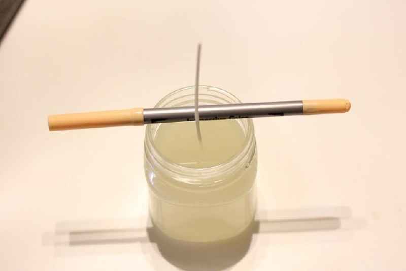 What happens if you put too much fragrance oil in a candle