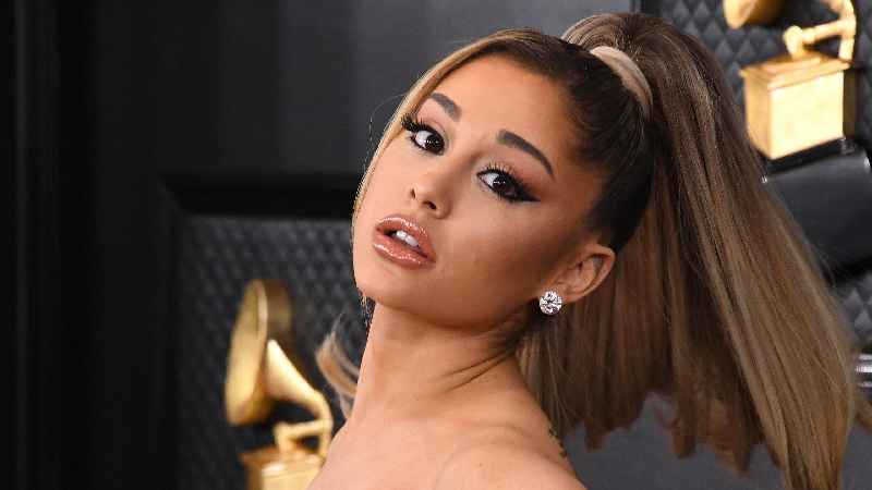 What is Ariana Grande's best selling fragrance