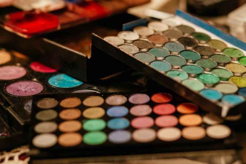 What is concealer makeup