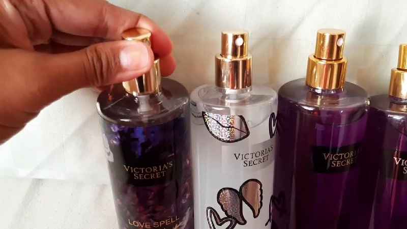 What is difference between perfume and fragrance