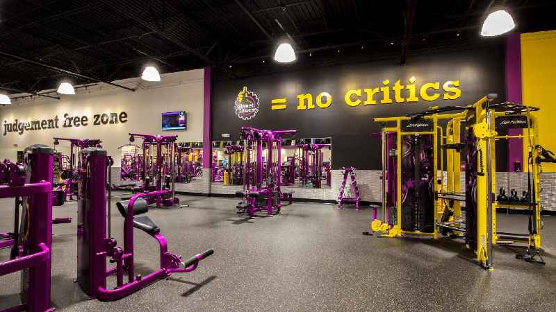 What is it like working overnight at Planet Fitness