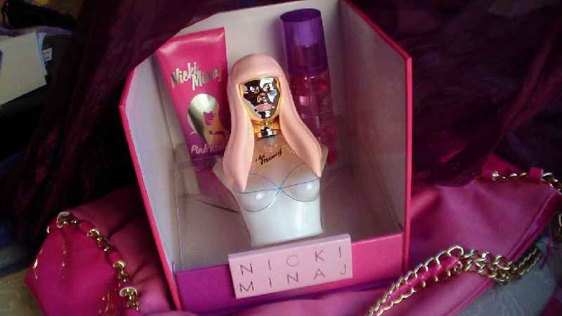 What is Nicki Minaj's favorite perfume