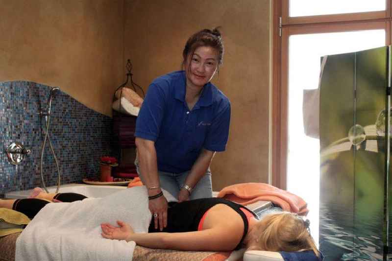 What is Thai dry massage
