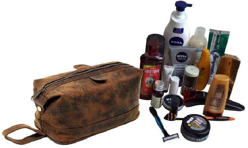 What is the difference between a dopp kit and toiletry bag