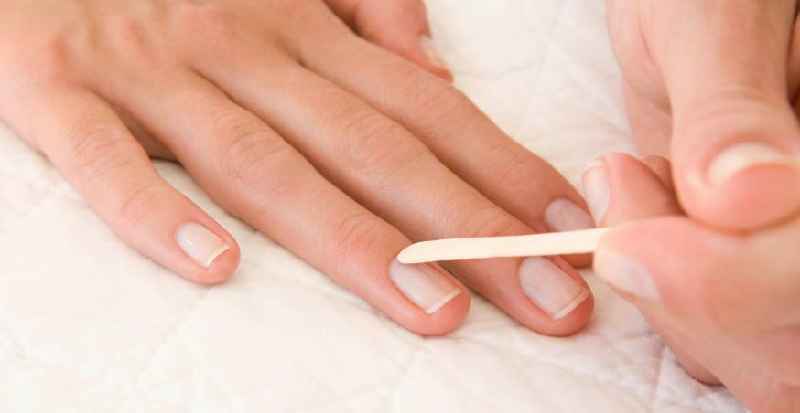 What is the function of cuticle nail pusher