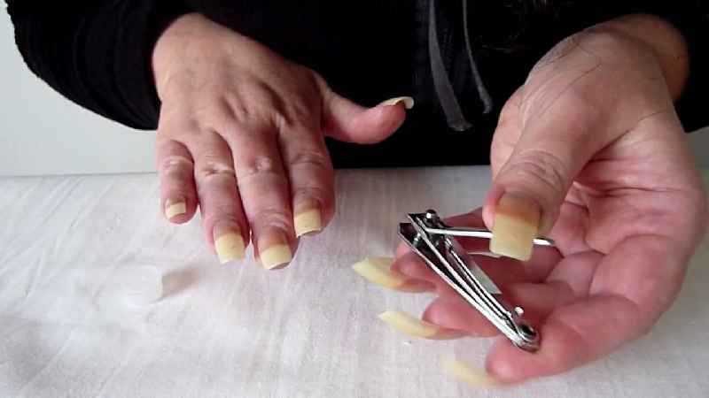 What is the proper way of handling nail file