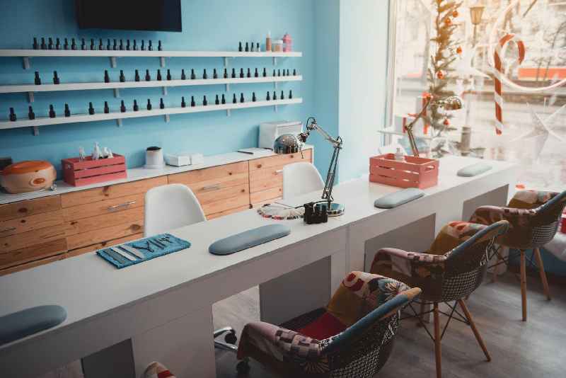 What kind of services do beauty salons offer