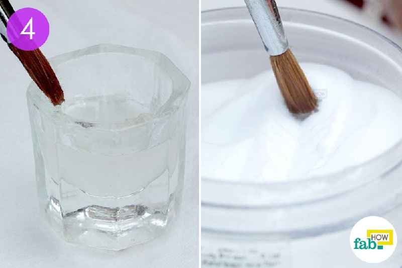 What liquid is used with acrylic powder