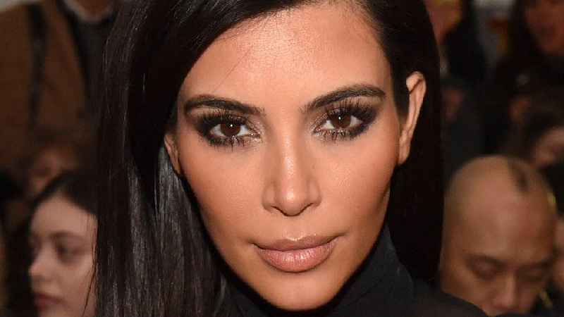 What mascara does Kim Kardashian wear