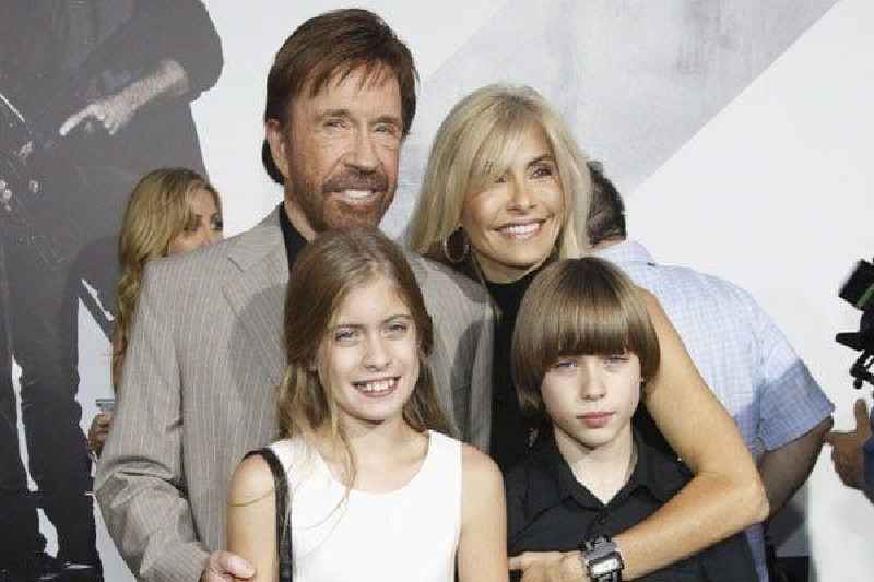 What's the age difference between Chuck Norris and his wife