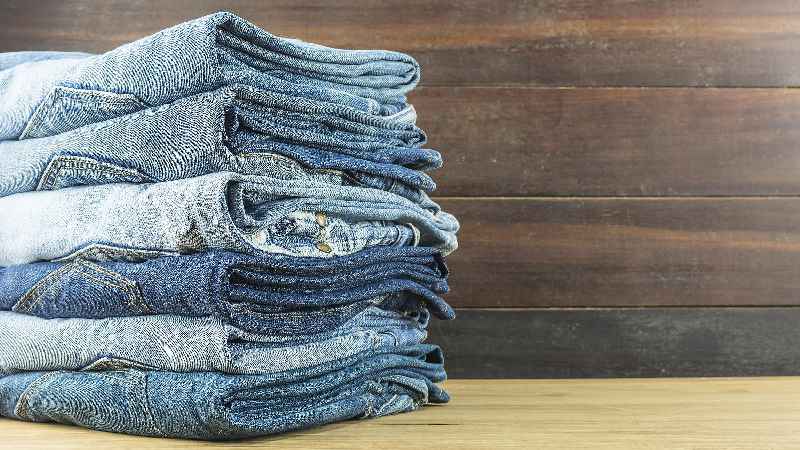 What size jeans do models wear