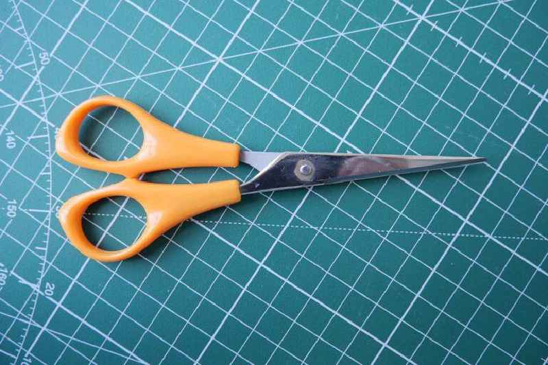 Whats the difference between shears and scissors