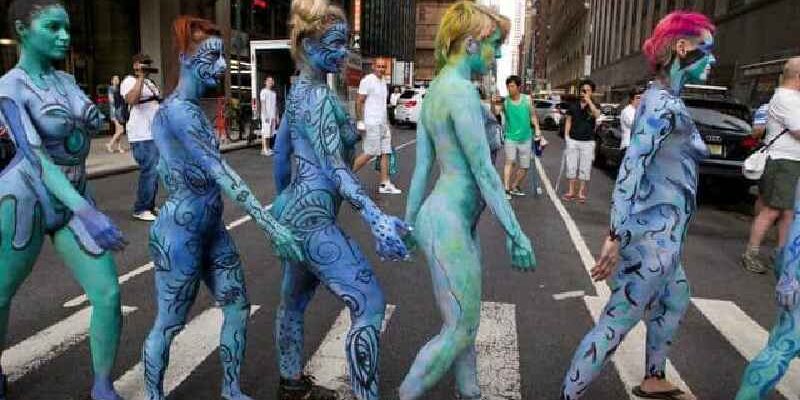 Which paint is used for body painting