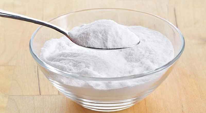 Will baking soda take yellow out of gray hair